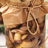 Kako ukiseliti vrganje za zimu kod kuće